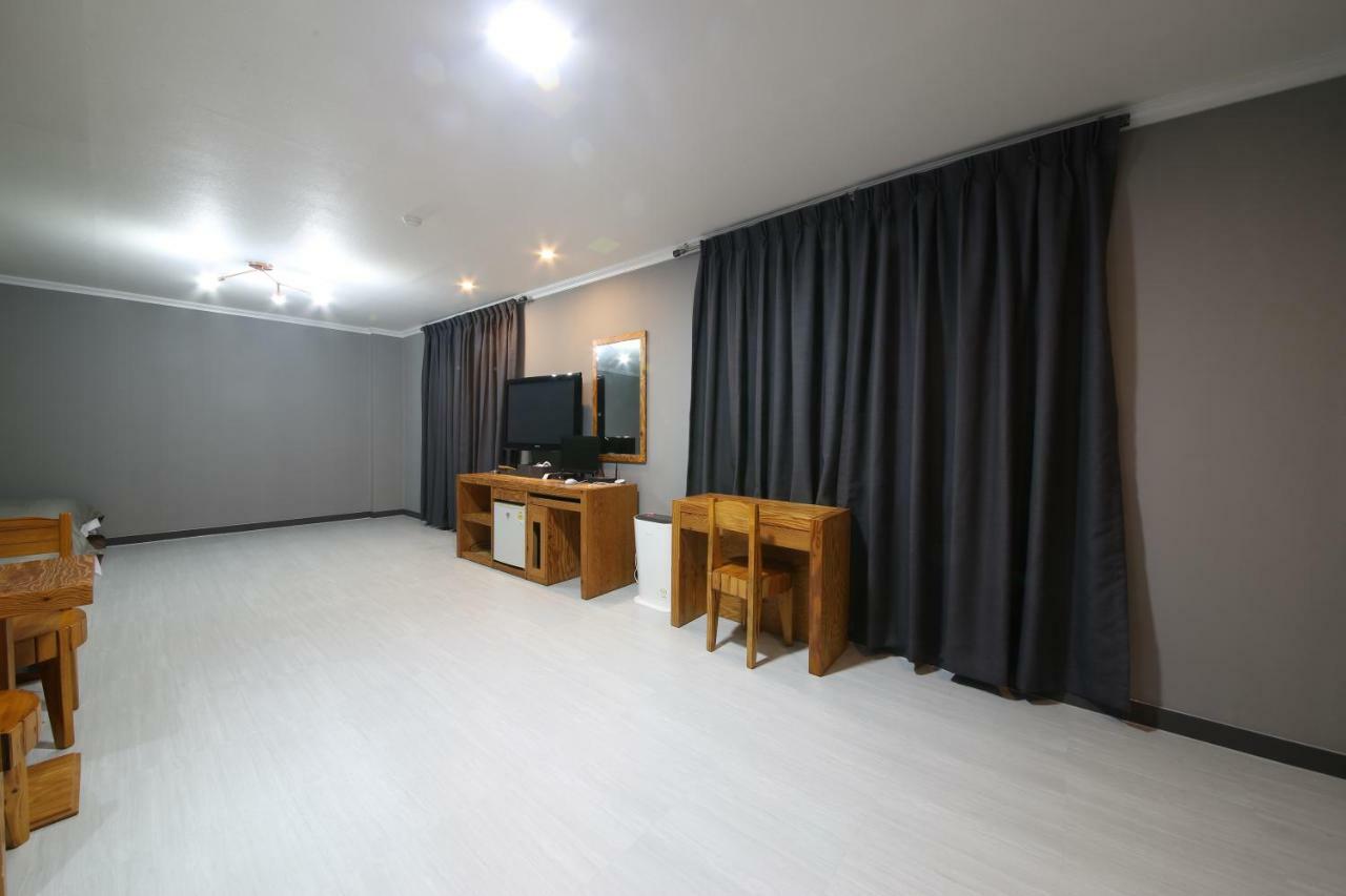 Gung Hotel Jeonju Exterior foto